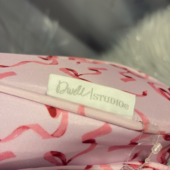 BNWT DWELL STUDIOS Viral Pink Bow Cosmetic Beauty Cases Set of 3 - Picture 4 of 6